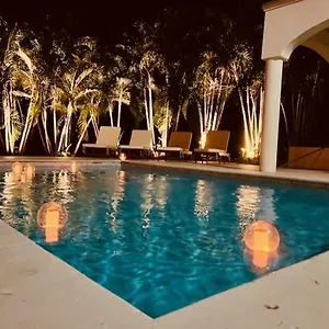 Arawak Bay: The At Salt River *** La Grande Princesse